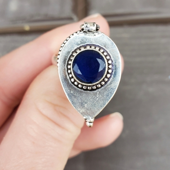 New Blue Sapphire 925 Silver Poison Ring. - Picture 15 of 15